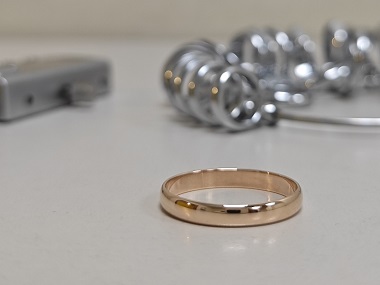 раскатать обручальное кольцо